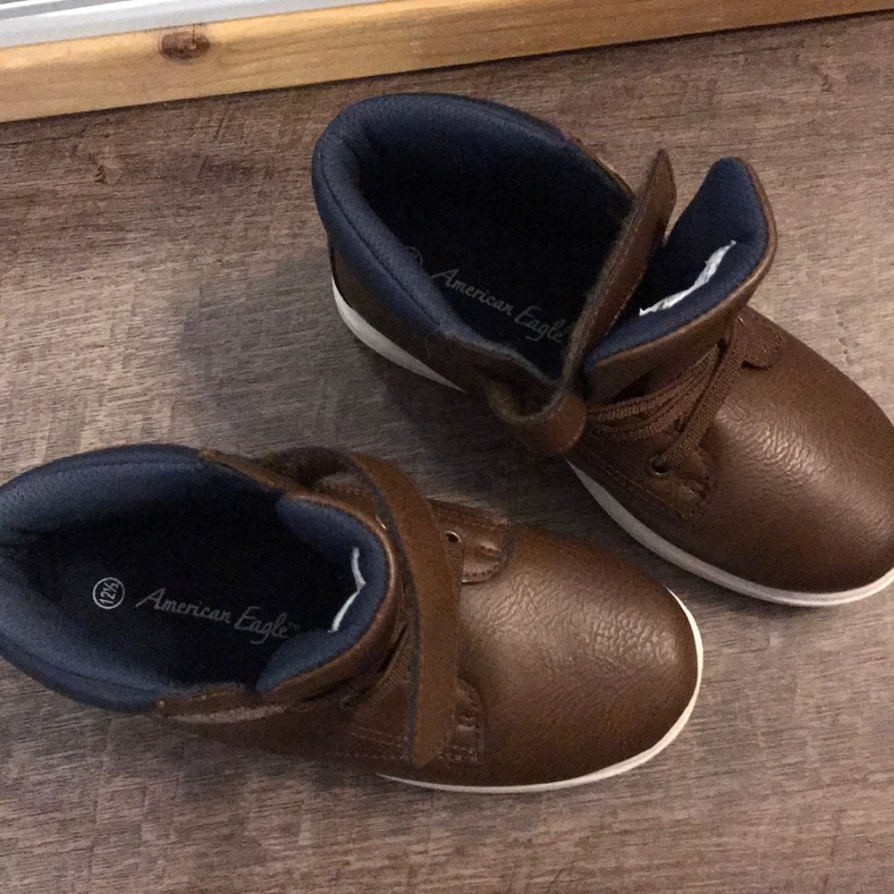 Boys brown boots